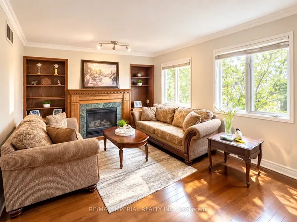 20 The Greenery, Oakville, ON L6H 6J6
