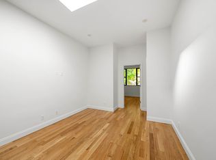 18-22 Linden St #2L, Ridgewood, NY 11385