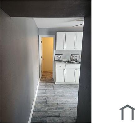 3rd image of 2429 Jasmine St Unit 3