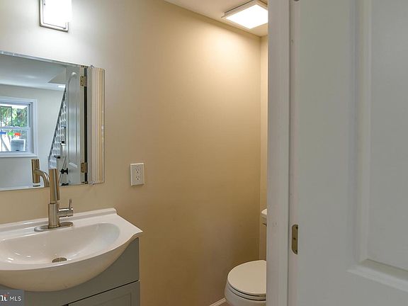 4th image of 70 Nottingham Rd