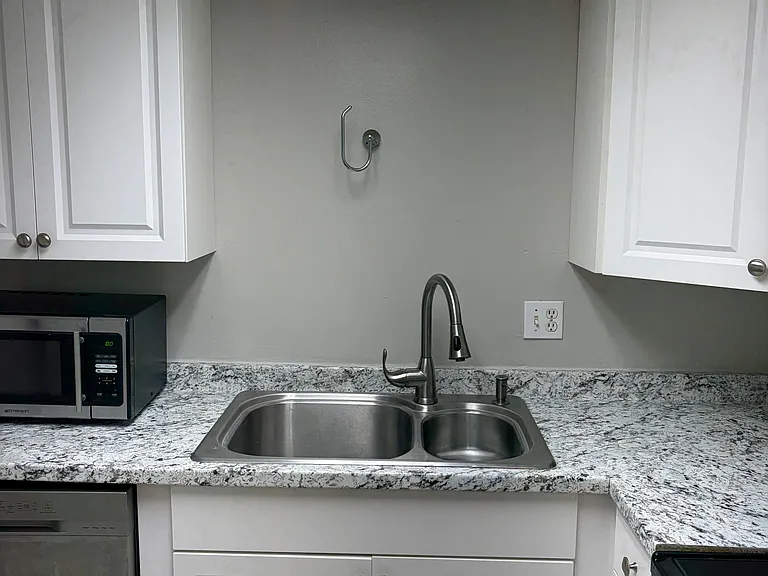 960 Lake Destiny D Rd #B — Photo 8