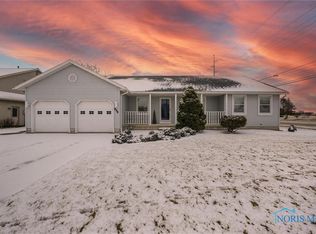 858 N Christopher St, Bowling Green, OH 43402