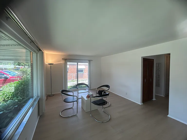 30124 Garry Ave — Photo 5