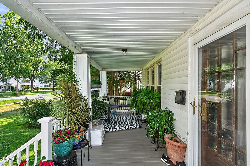 4th image of 27 Euclid Avenue