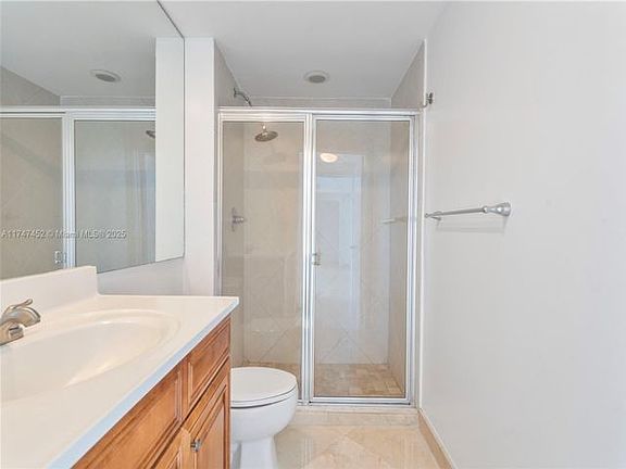 5th image of 325 Biscayne Blvd #3721