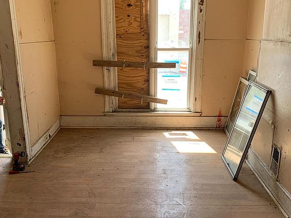 2nd image of 2332 W Baltimore St