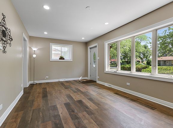 4th image of 1362 Gordon Ave