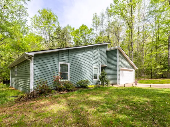 179 N Paraham Rd, Clover, SC 29710