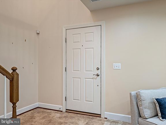 5th image of 22462 Dinah Pl