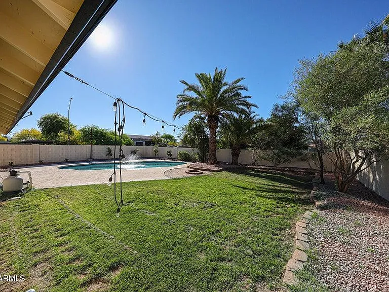 3951 E Waltann Ln — Photo 4