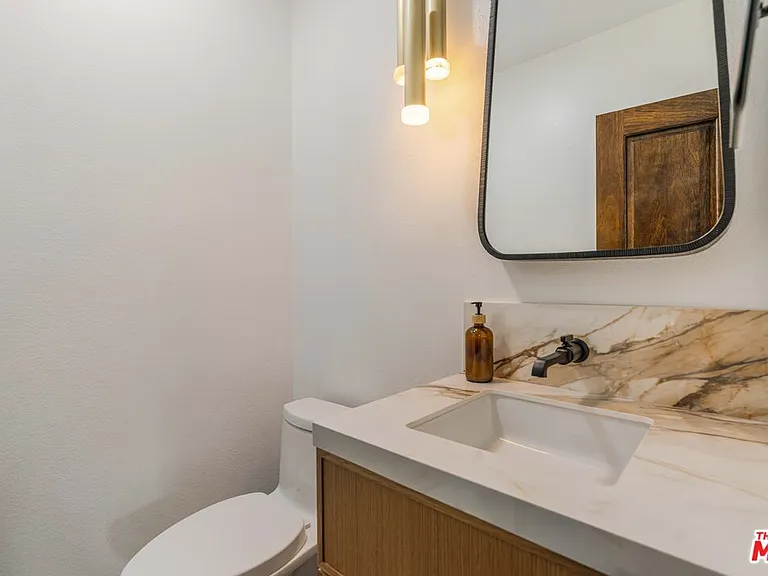 30 Reef St #2 — Photo 29