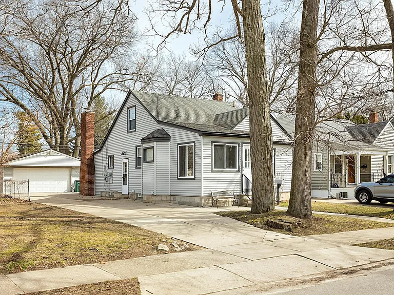 854 Allen St — Photo 34