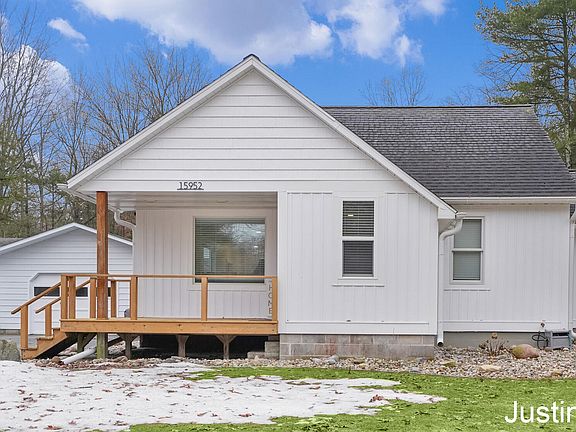 2nd image of 15952 Groesbeck St