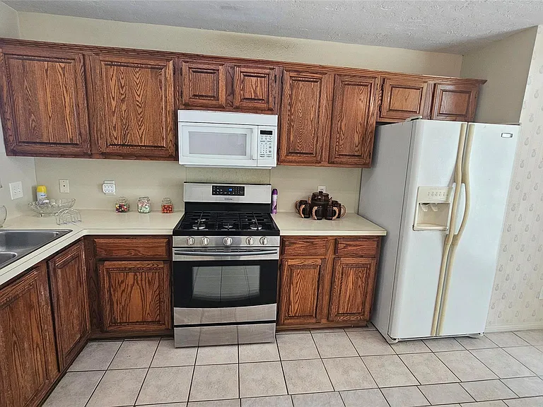 21435 Park Mill Ln — Photo 12