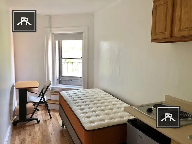1063 Beacon St — Photo 2