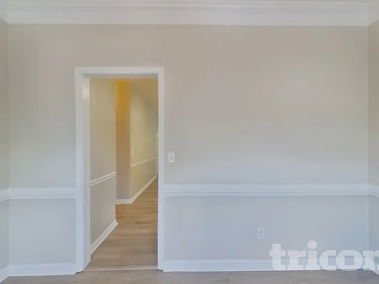 12264 Crestwood Ct — Photo 4