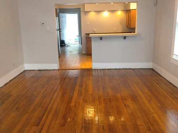 4th image of 711 E Lee Ave