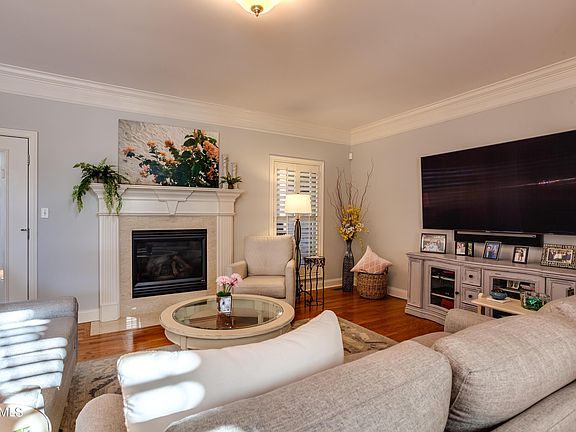 5th image of 9927 Giverny Cir