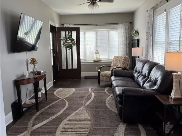 283 S Michigan Ave, Bradley, IL 60915