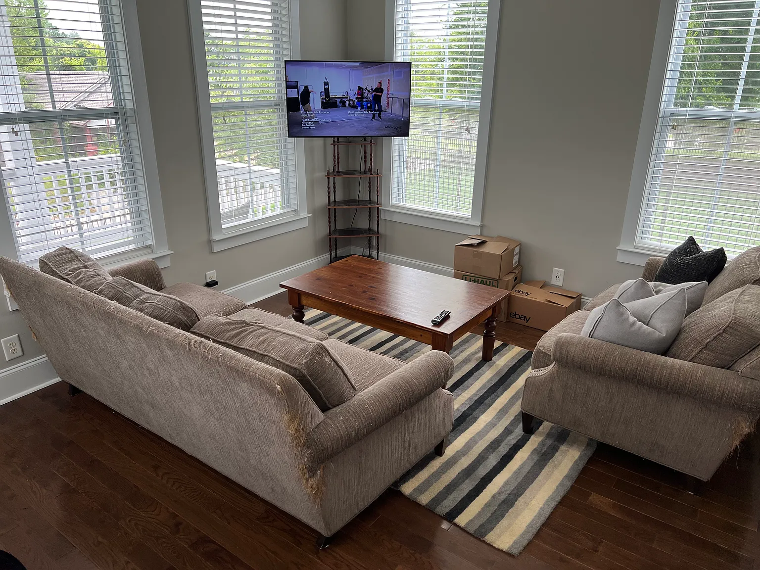 3 bed, 2.5 bath, 1267 sqft, $1,700 — Photo 2