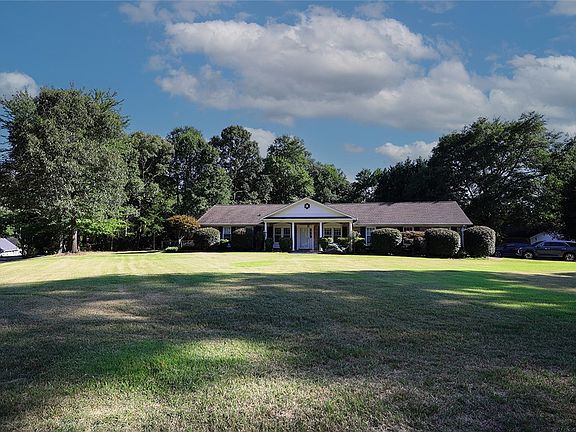5th image of 200 Pine Wood Dr