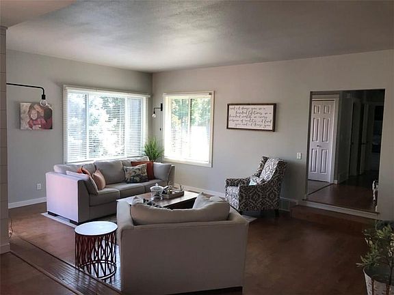 2nd image of 3125 Sequoia Ln