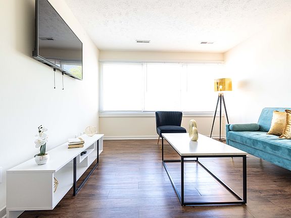2nd image of 27701 Mills Ave #311