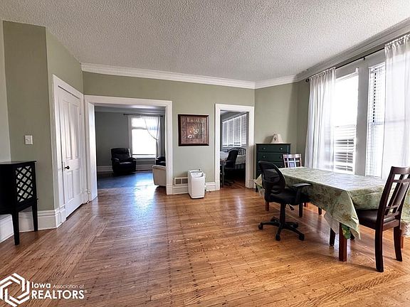 5th image of 614 Division St