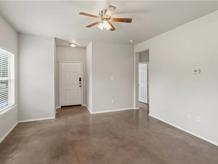 147 Rosedale Ave — Photo 7