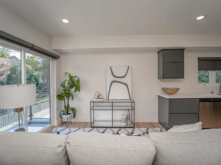 2115 Holly Dr — Photo 19