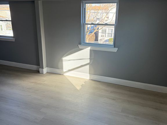 2nd image of 180-04A 146th Rd