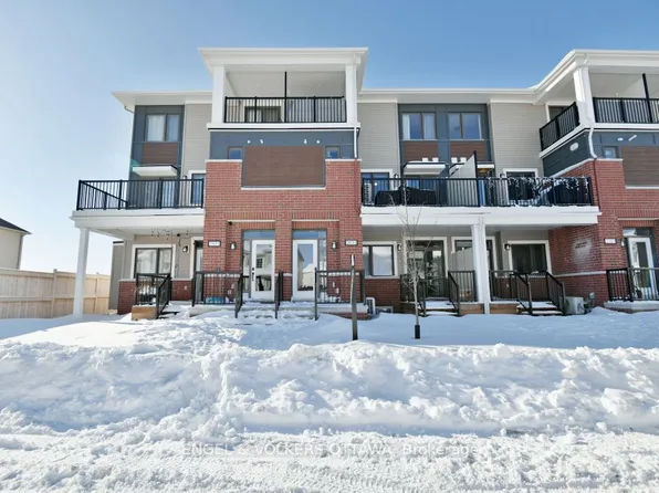 2033 Seeleys Bay St, Ottawa, ON K2J 6L3