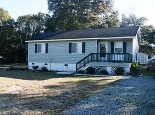 708 Clarendon Ave, Southport, NC 28461