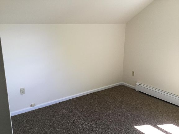 3rd image of 212 Ward St