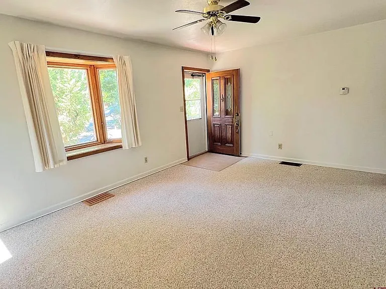 1028 Grand Ave — Photo 5