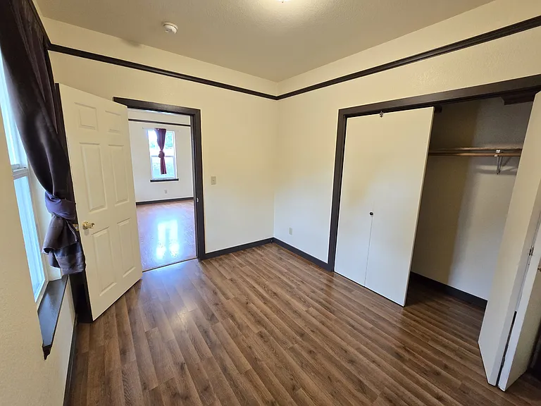 524 Main St — Photo 10