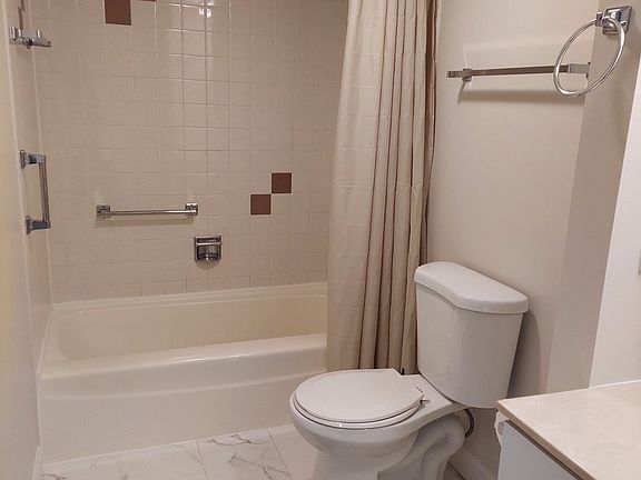 4th image of 7525 W Lawrence Ave Unit 410