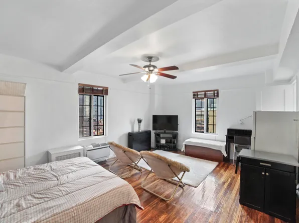 45 Tudor City Place image 1 of 8