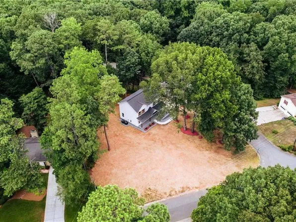 1877 Winding Creek Ln SW, Marietta, GA 30064