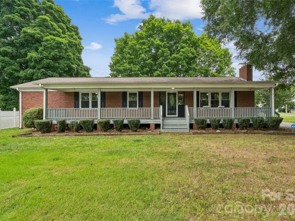 615 W 5th St, Landis, NC 28088