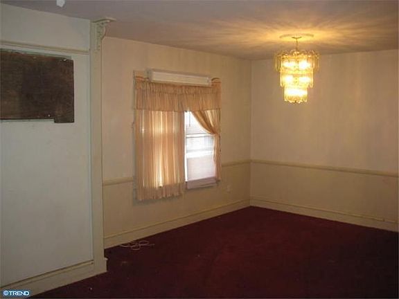 5th image of 2241 Penn St