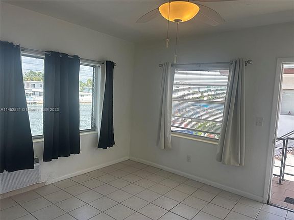4th image of 8210 Byron Ave #18