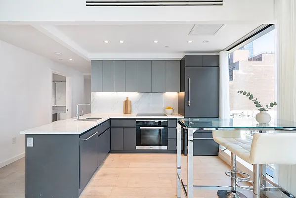 Kitchen, photo 2