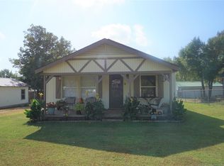 801 E 6th St, Henryetta, OK 74437