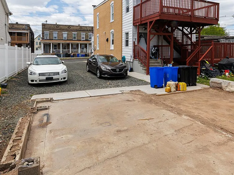 16 Somerset St #2 — Photo 17