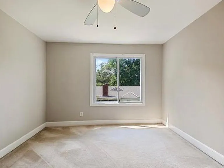 8416 State Line Rd — Photo 18