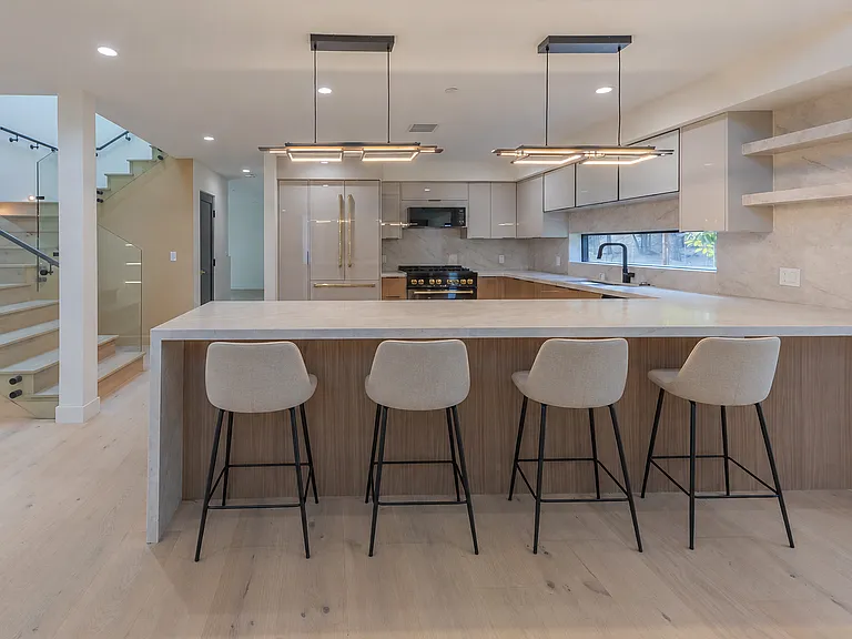 4557 Camellia Ave — Photo 5