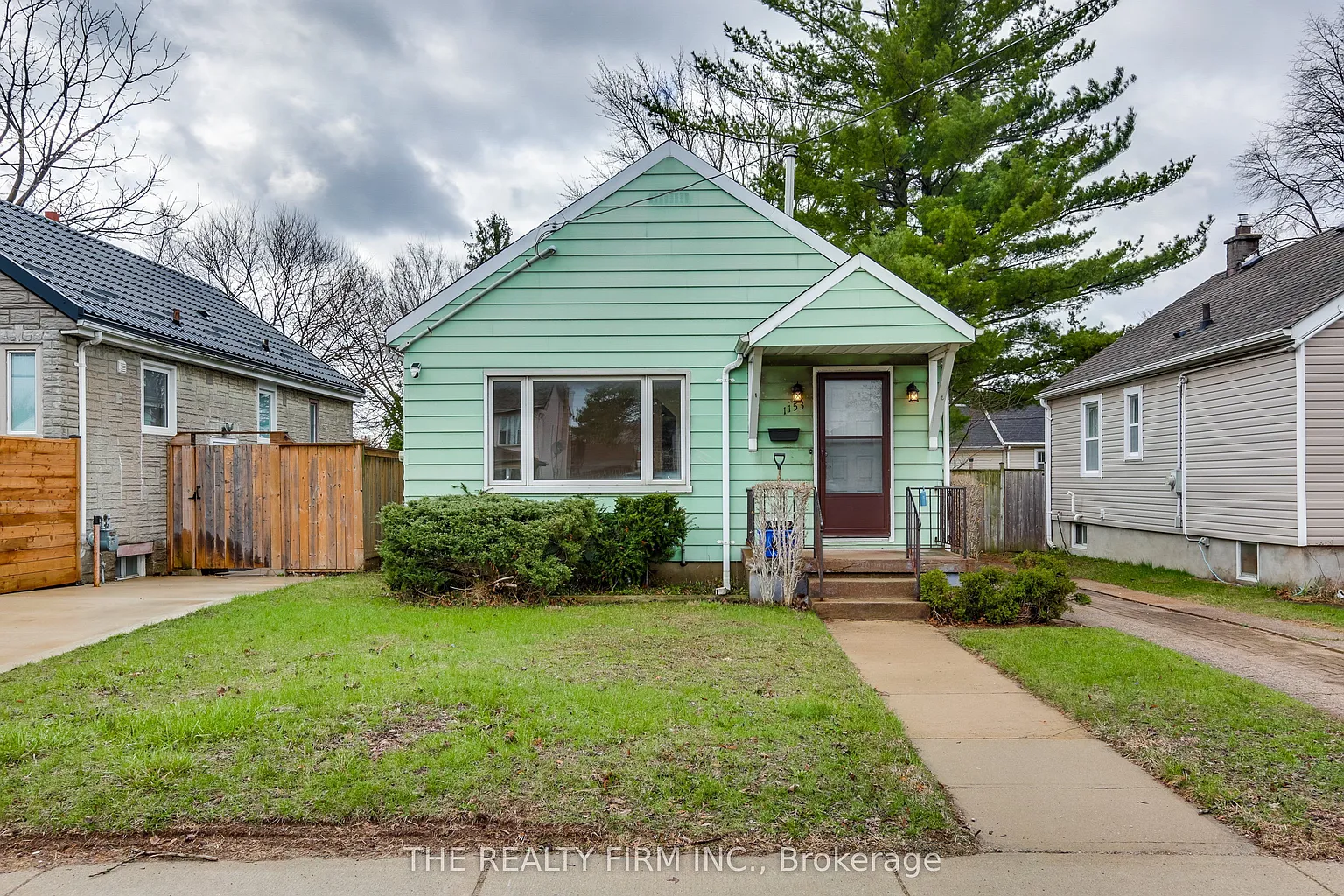 1153 Trafalgar St photo 1
