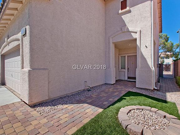 3rd image of 10018 Cambridge Blue Ave