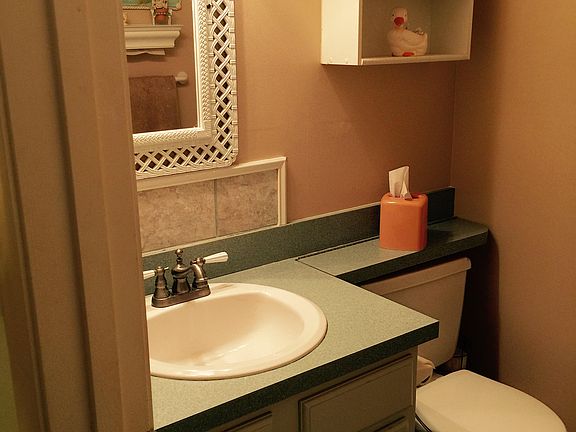 5th image of 46 Woodland Dr APT 203